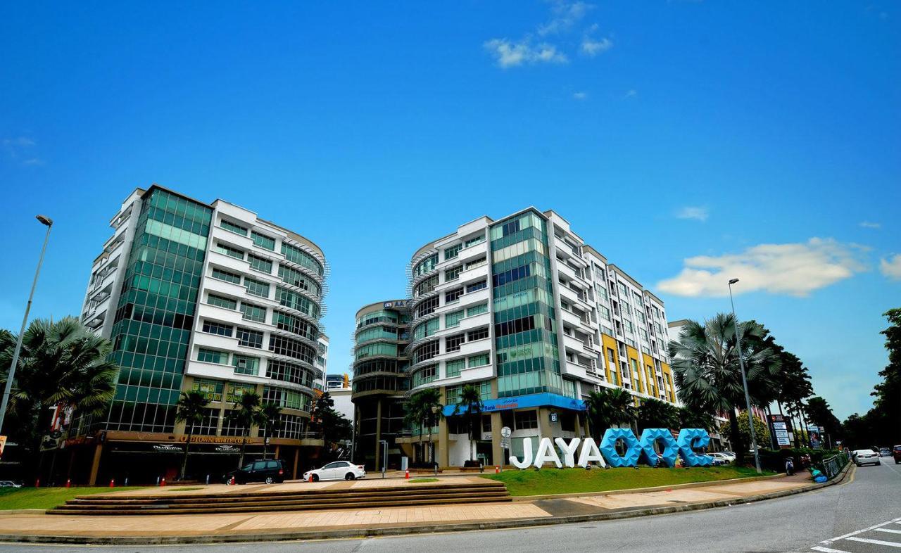 Studio Units At Pacific Tower Near Jaya One By Comfyasia ペタリンジャヤ エクステリア 写真